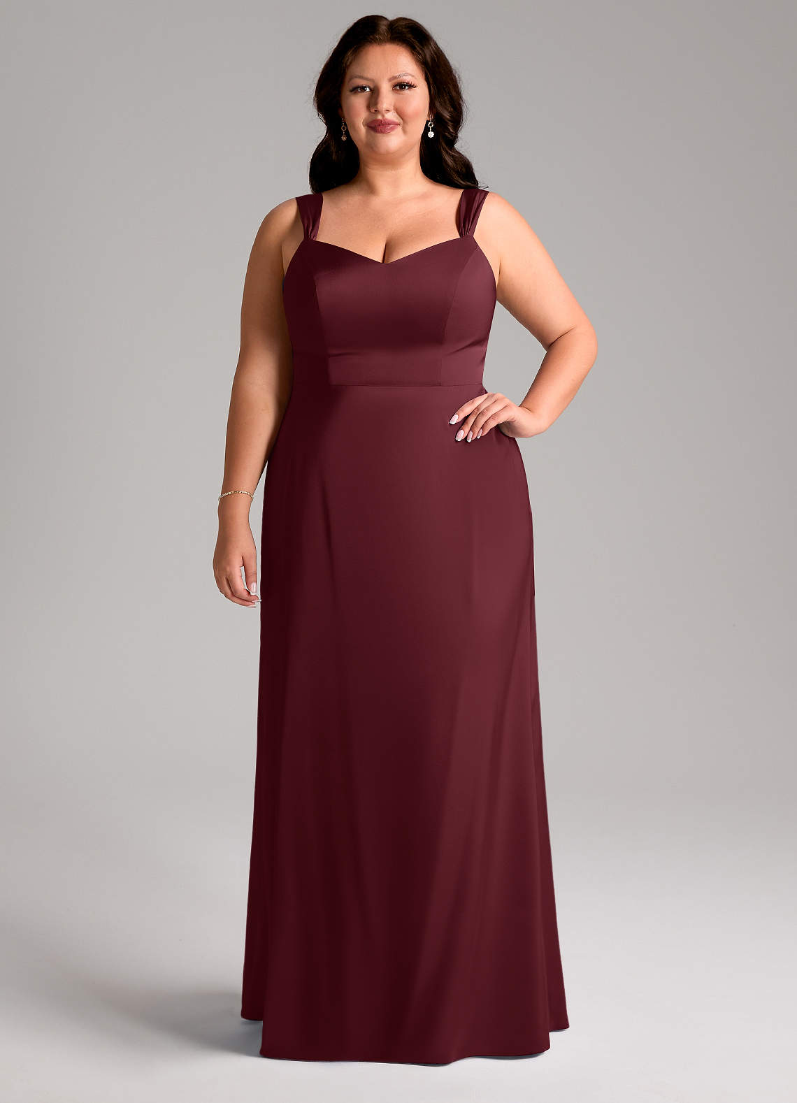 Azazie Denice Robes de demoiselle d'honneur Robe Fourreau en Satin extensible Plissée Cabernet image7