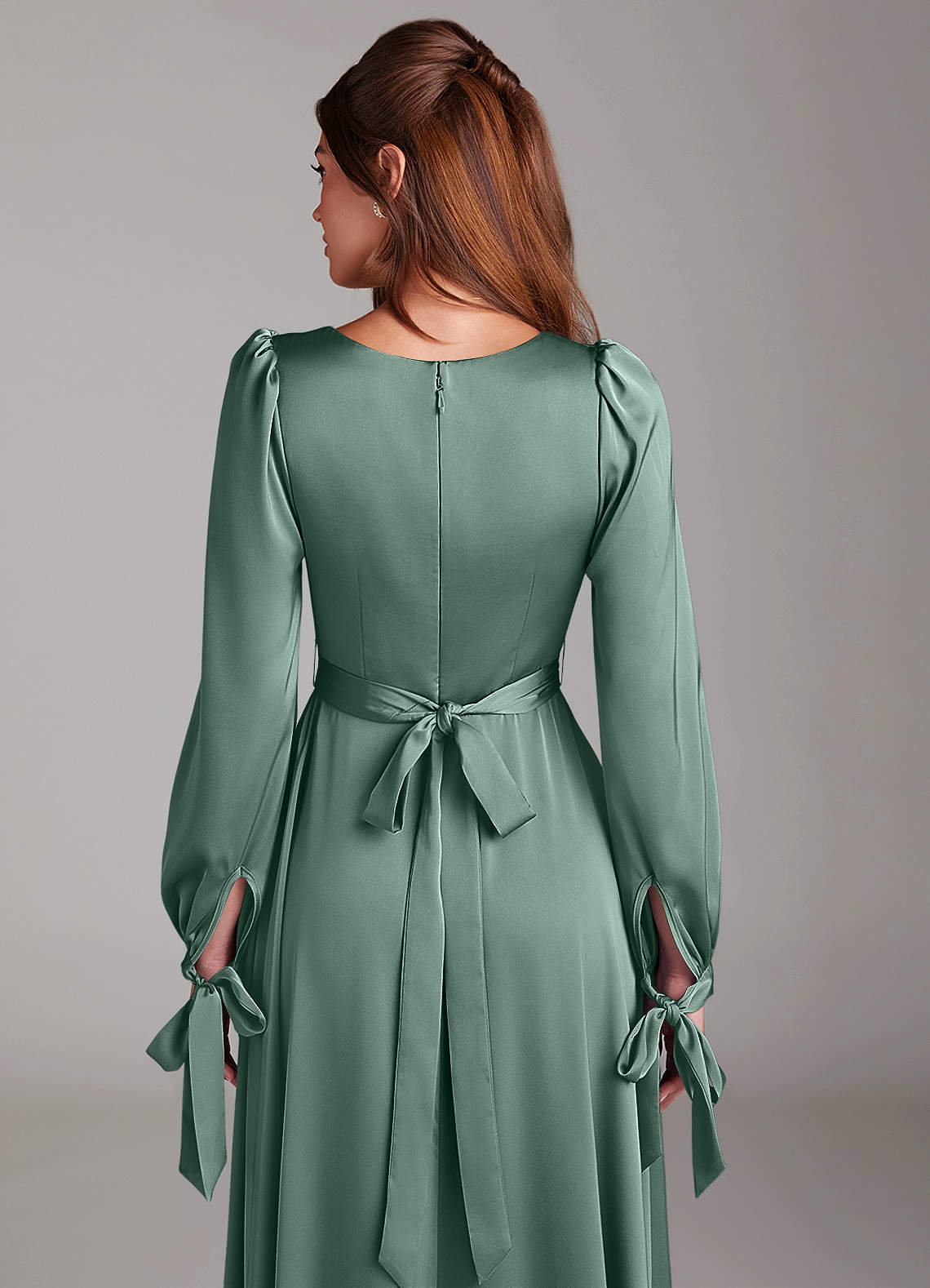 Azazie Leonia Robes de demoiselle d'honneur Robe Trapèze en Satin extensible Manche longue Eucalyptus image6