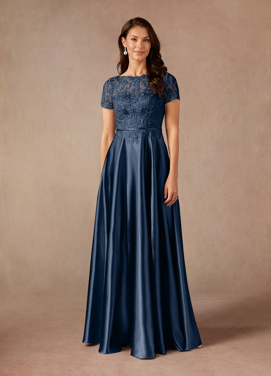 Azazie Adina vestidos de madre de la novia Vestido de Azul Marino Oscuro de Satén Metálico de Corte En A con Encaje image1