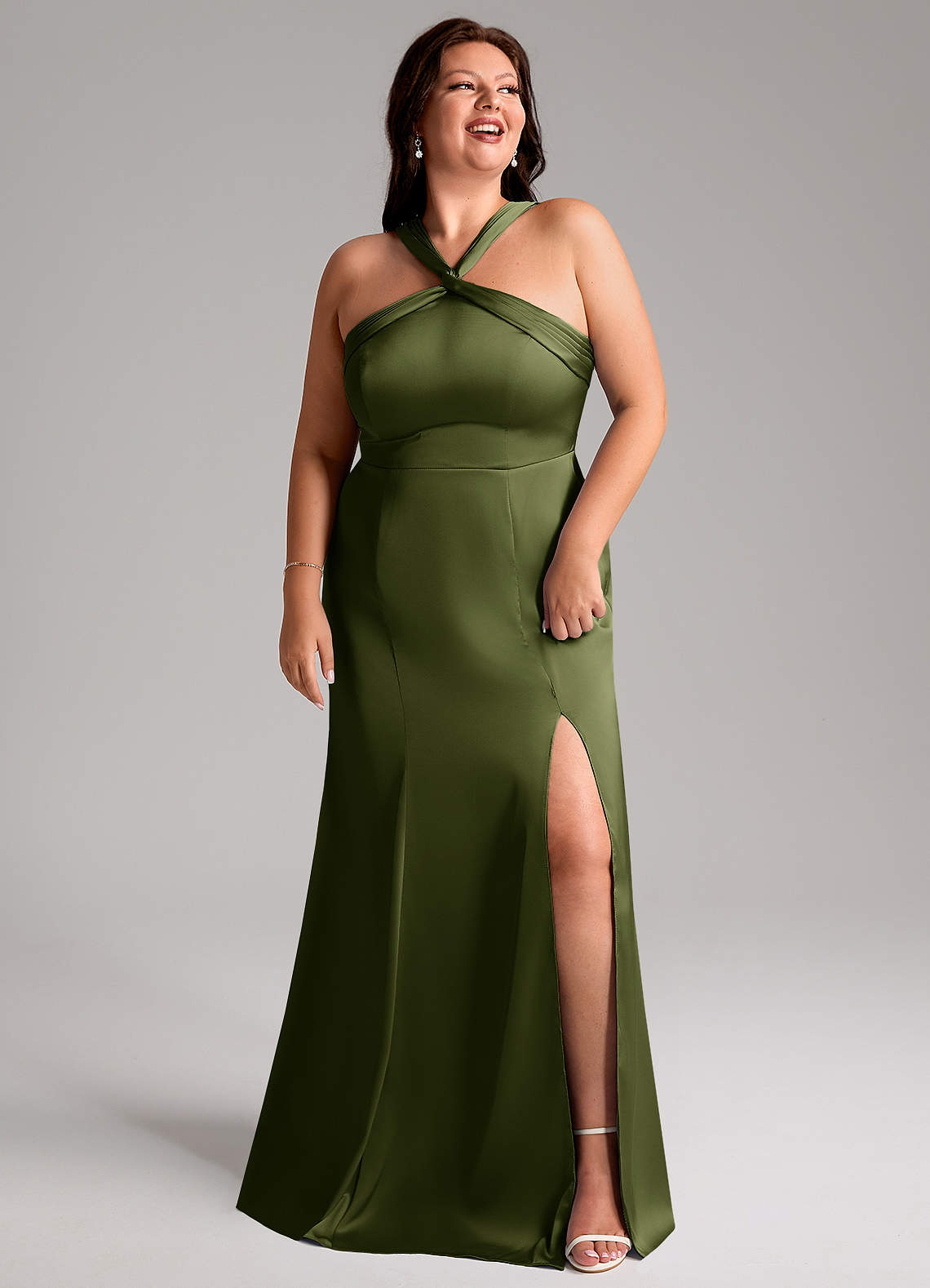 Azazie Rue Vestidos de madrinha de casamento Vestido Oliva de Cetim elástico de sereia com Plissado image10