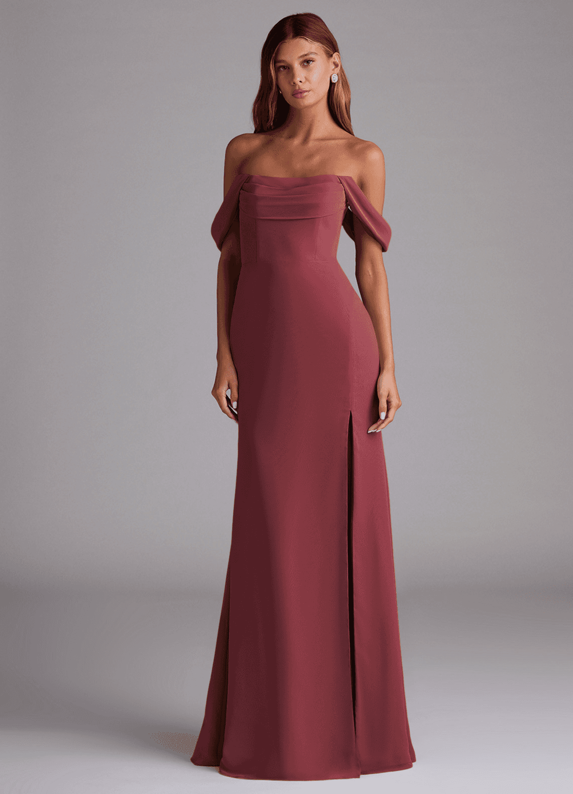 Azazie Saige Vestidos de damas de honor Vestido de Merlot de Gasa de Corte en A Convertible con Vestidos sin tirantes image2
