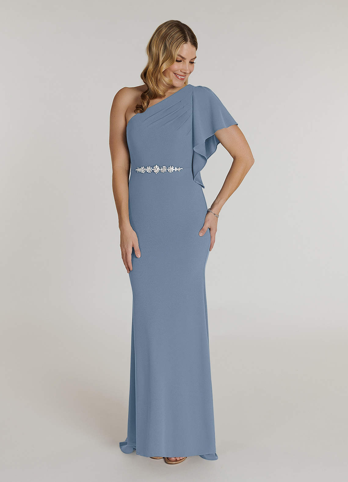 Azazie Pia vestidos de madre de la novia Vestido de Azul Polvoriento de Crepé elástico de Sirena con Plisado image1