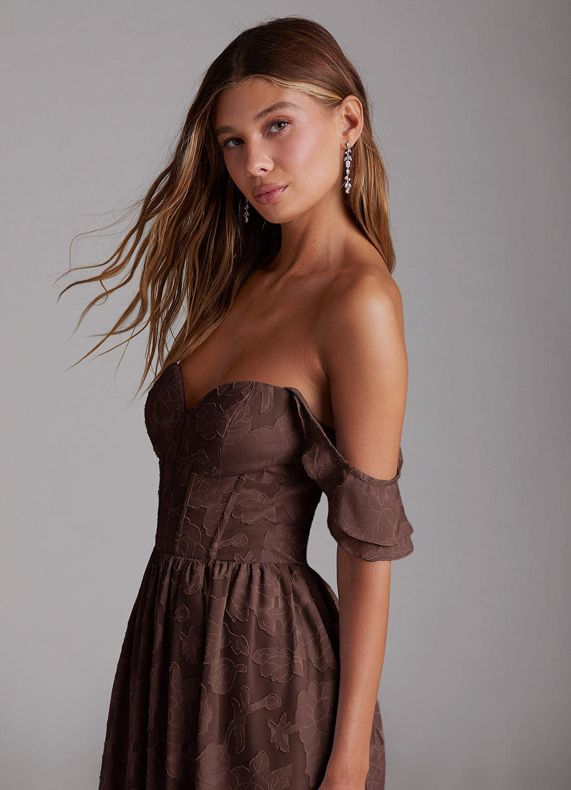 Azazie Denisse Vestidos de madrinha de casamento Vestido Ganache de Esgotamento Floral de Linha A com Ruched image4