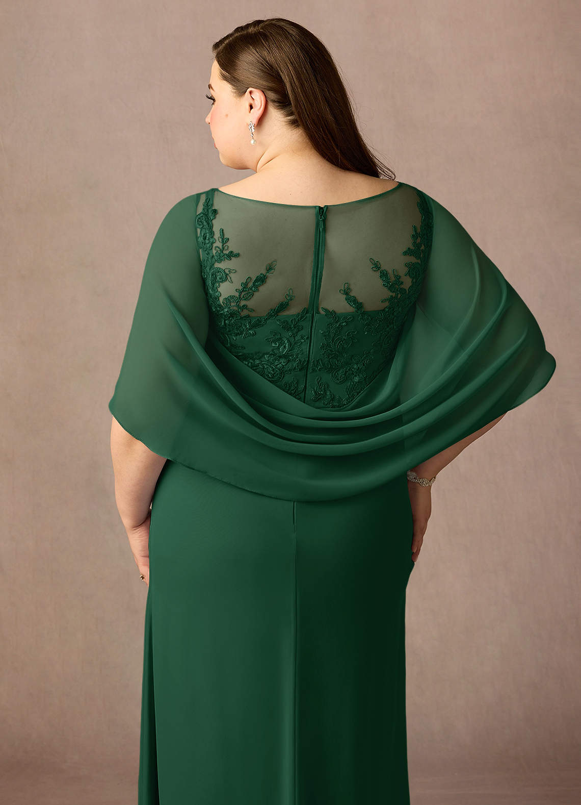 Azazie Hera vestidos de madre de la novia Vestido de Verde Oscuro de Gasa de Corte en A con Capa de encaje image11