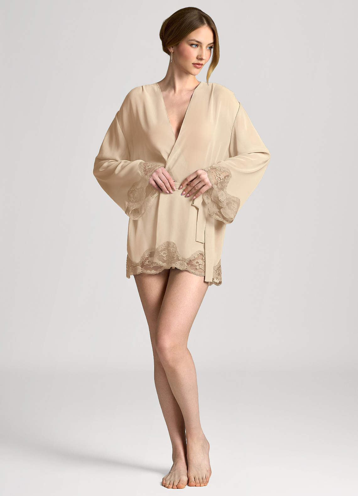 front Chiffon morgenkåbe med kamsløjfe og blondekant