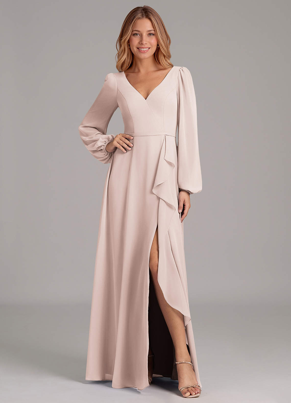 Azazie Simone Vestidos de damas de honor Vestido de Pétalo De Rosa de Gasa de Corte en A con Manga larga image1