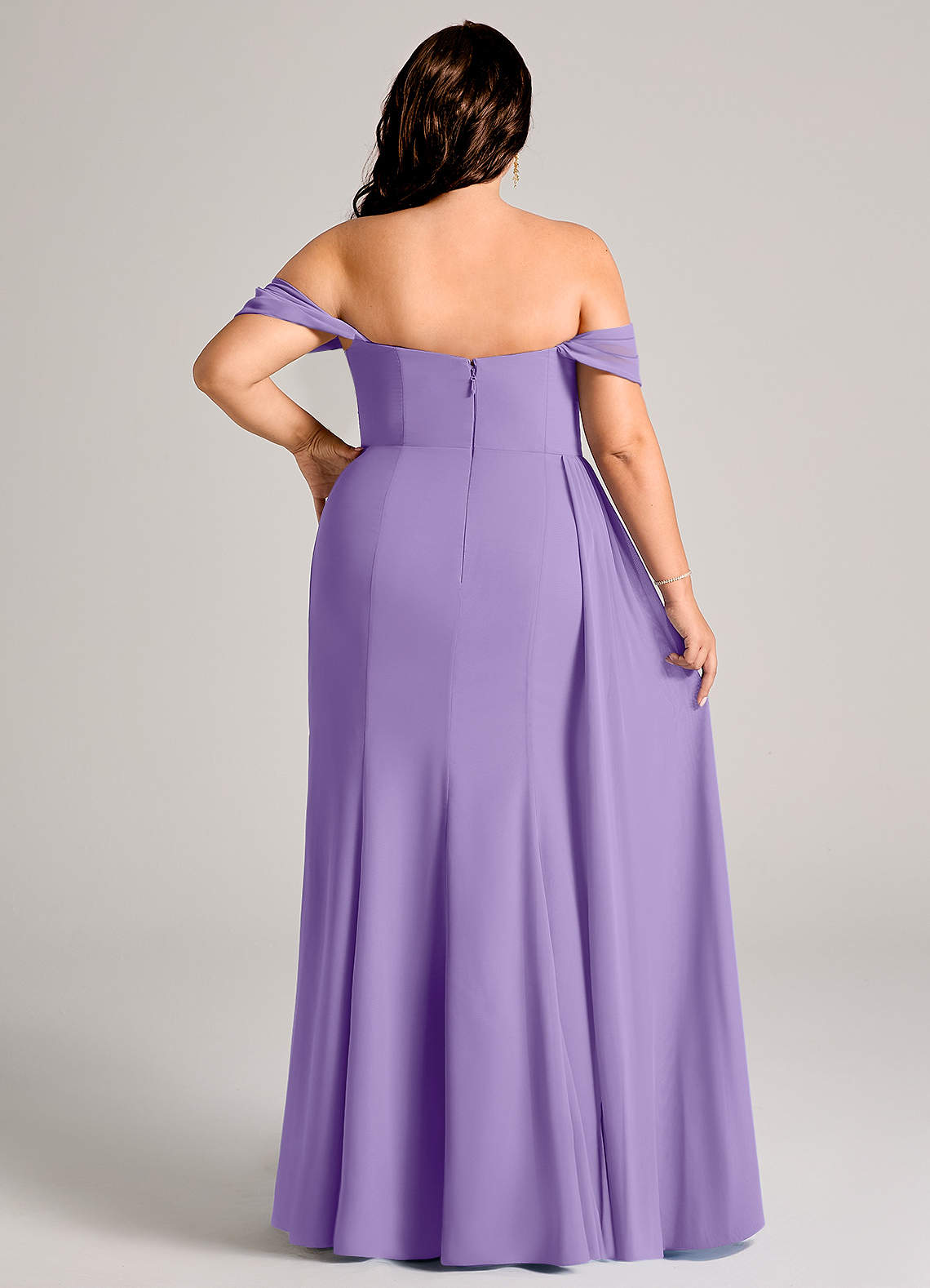 Azazie Amyra Vestidos de damas de honor Vestido de Tahití de Gasa de Corte Recto Convertible con Vestidos sin tirantes image14