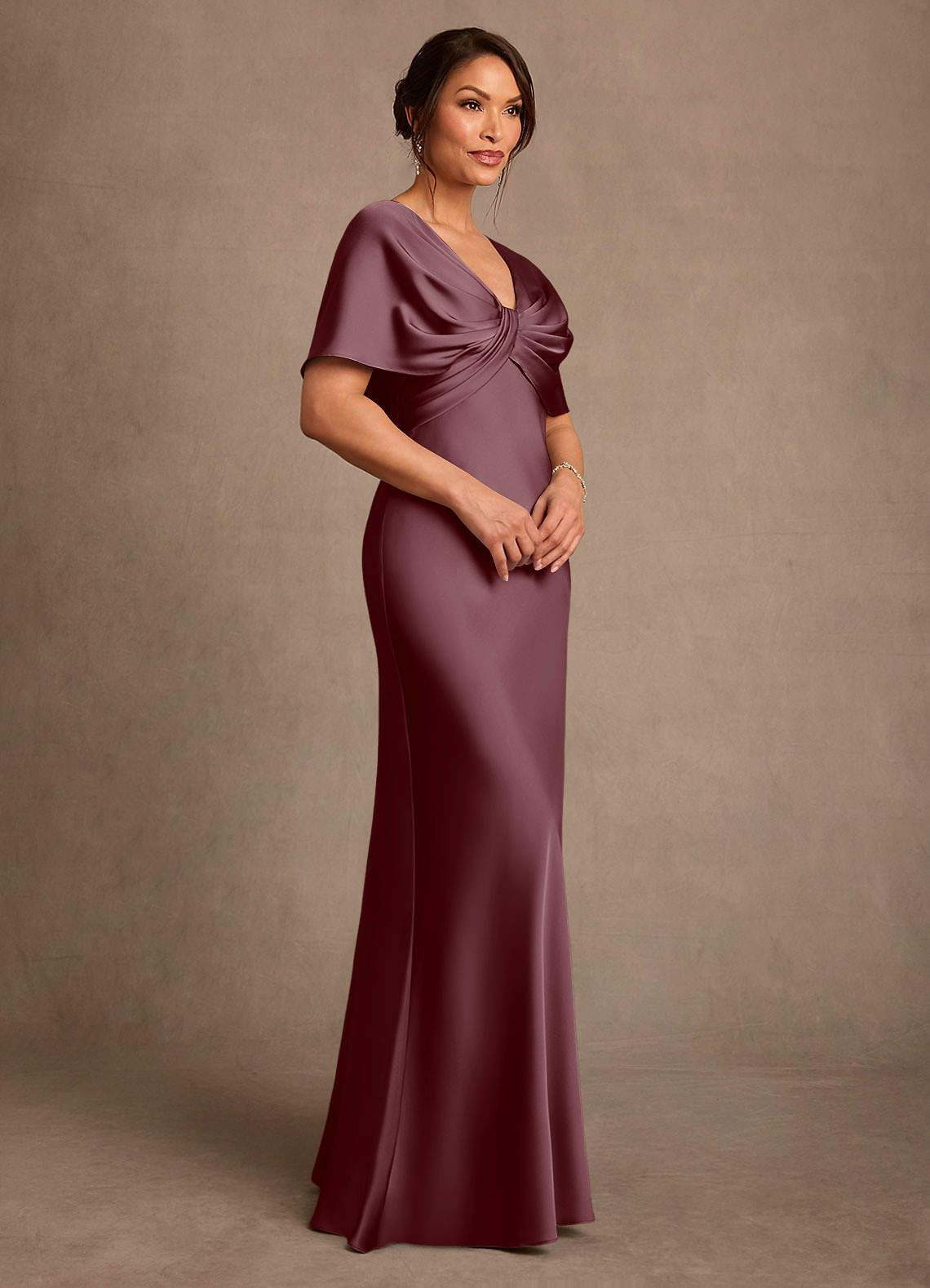 Azazie Dosia vestidos de madre de la novia Vestido de Sangrado de Satén Elástico de Corte Recto con Plisado image1