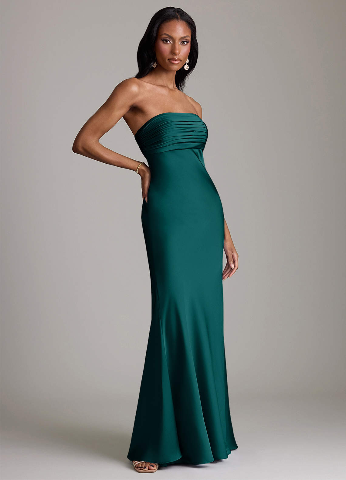 Azazie Saylor Vestidos de damas de honor Vestido de Pavo Real de Satén Elástico de Corte Sirena con Sin tirantes image3