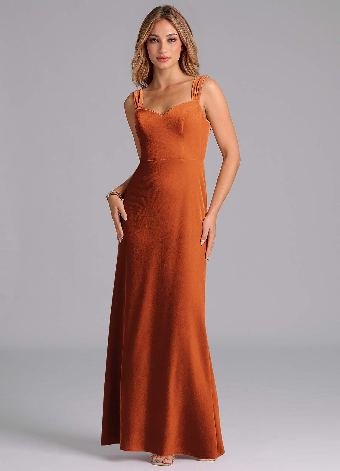 Azazie Denice Vestidos de damas de honor Vestido de Naranja Quemada de terciopelo de Corte Recto con Plisado image1
