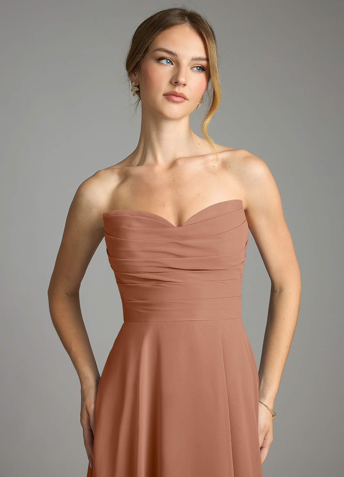 Azazie Ayla Abiti da Damigella Abito A-Line in Chiffon Scollo a Cuore Bronzo image5