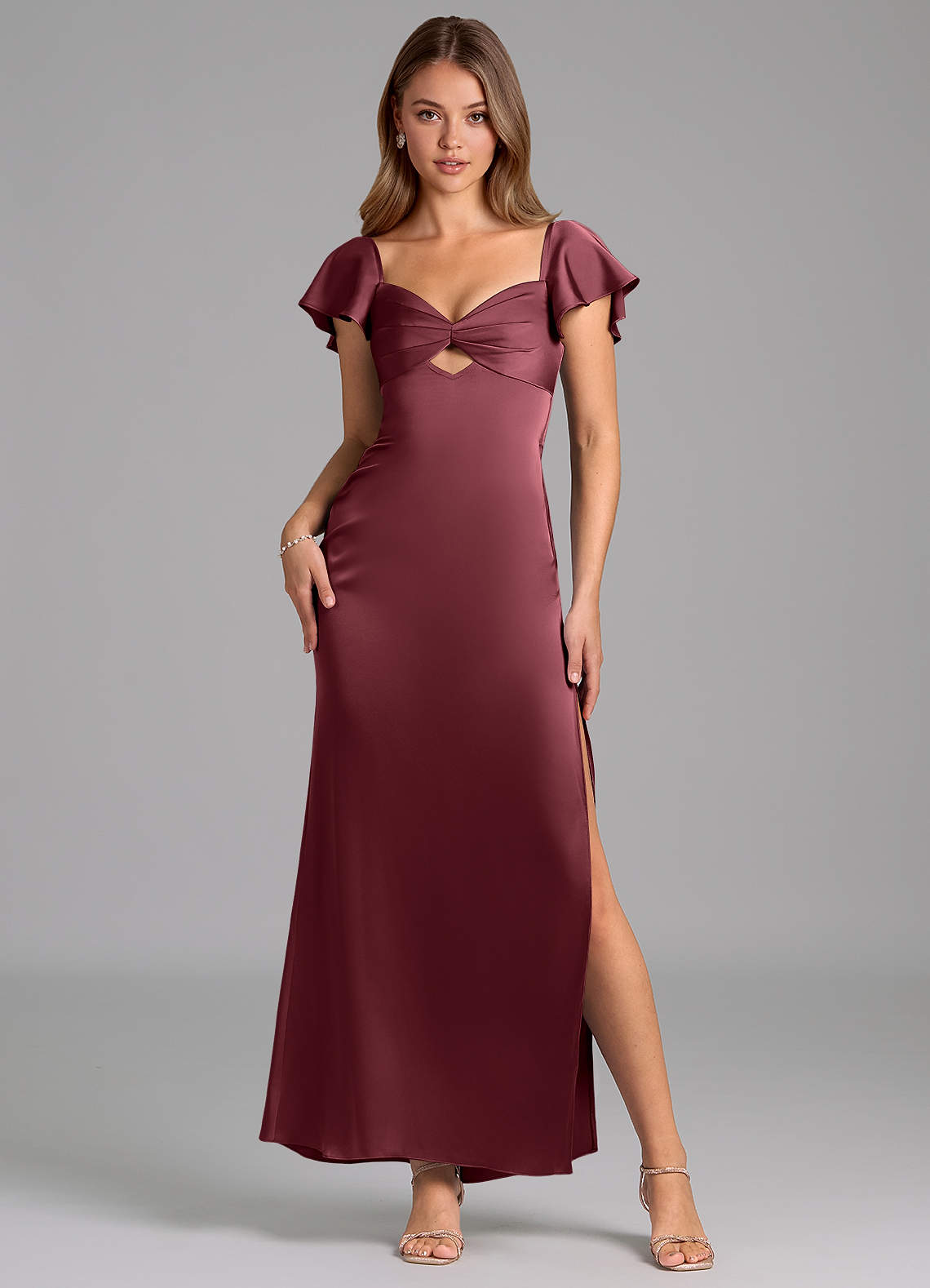 Azazie Demia Vestidos de damas de honor Vestido de Merlot de Satén Elástico de Corte Recto con Escote de Corazón image1