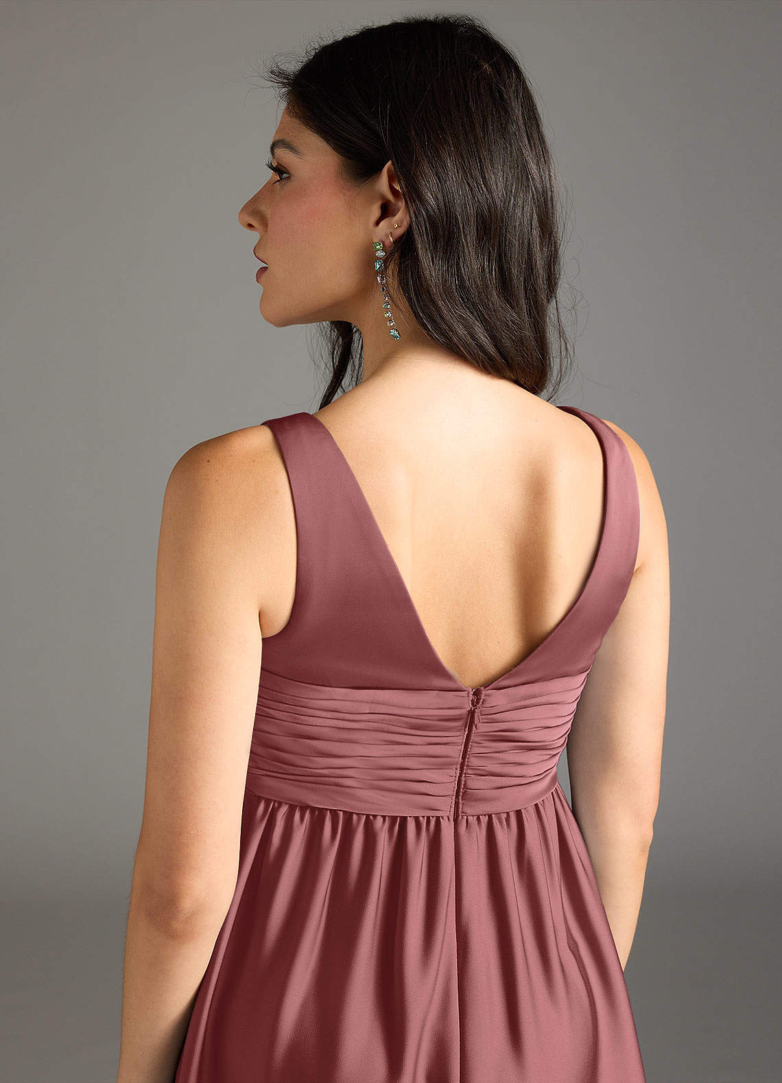 Azazie Yetta vestidos de dama de honor de maternidad Vestido de Corte en A Plisado Hasta el suelo Satén Elástico image4