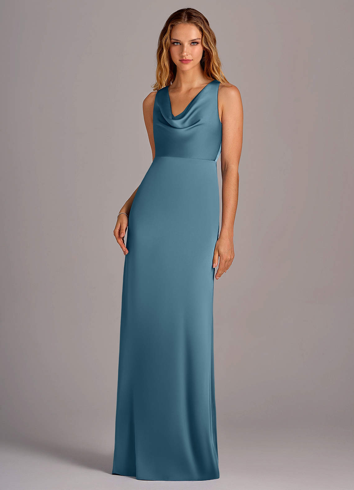 Azazie Wrenlee Robes de demoiselle d'honneur Robe Trapèze en Satin extensible Bermude image1