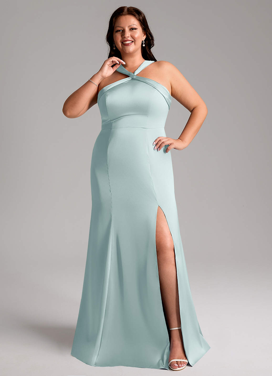 Azazie Rue Robes de demoiselle d'honneur Robe Trapèze en Satin extensible Plissée Brume image1