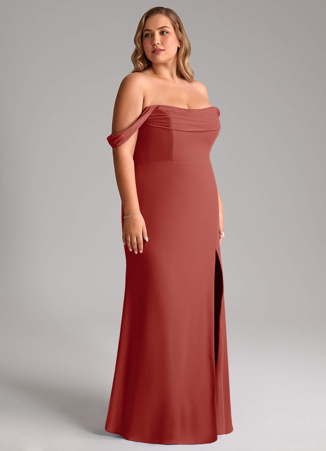 Azazie Saige Vestidos de madrinha de casamento Vestido Terracota de Chiffon de Linha A com Fora do ombro image11