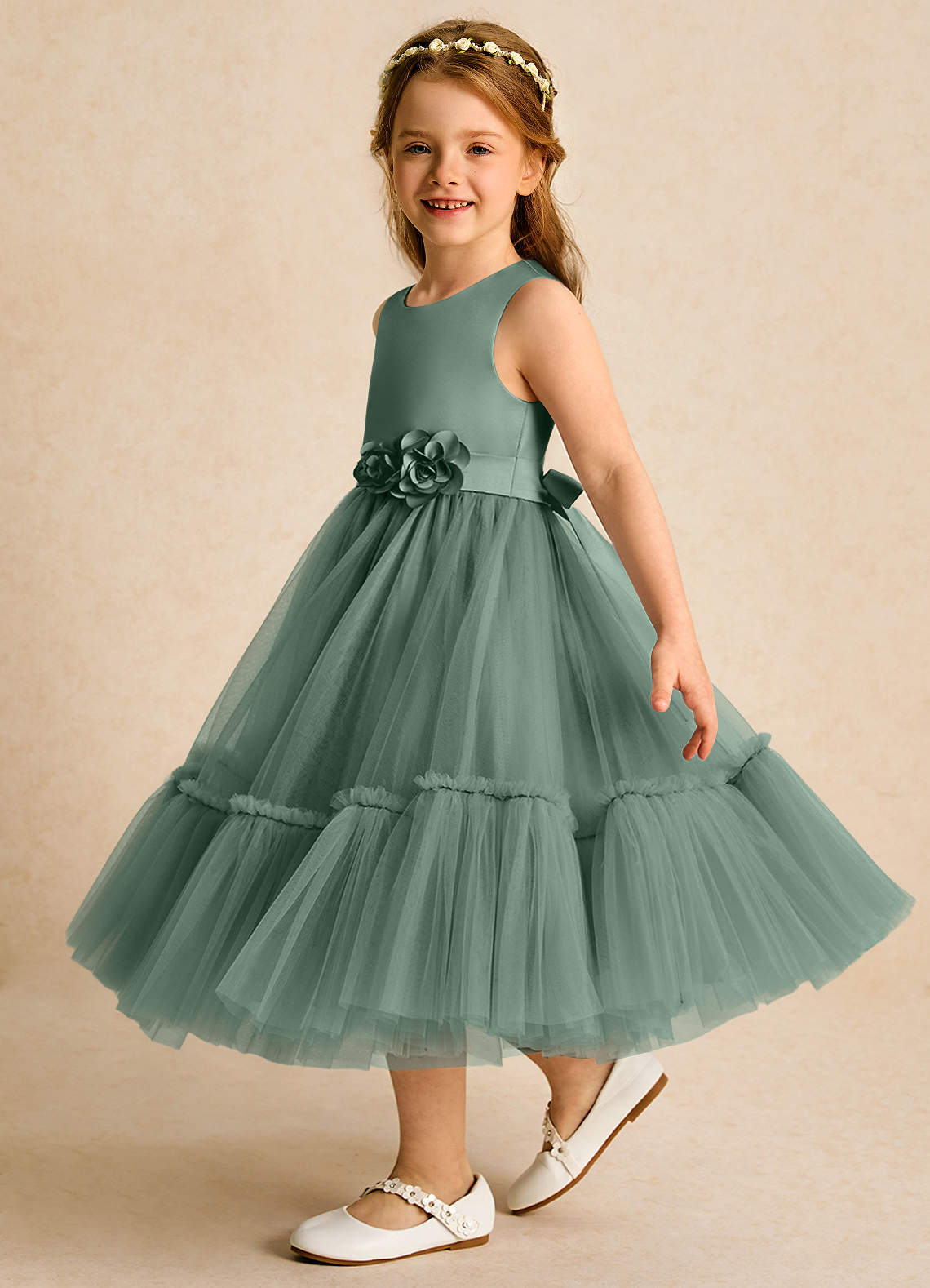 Azazie Miracle Blumenmädchenkleider A-Linie Schleifen Matte Satin Kleid Eukalyptus image2