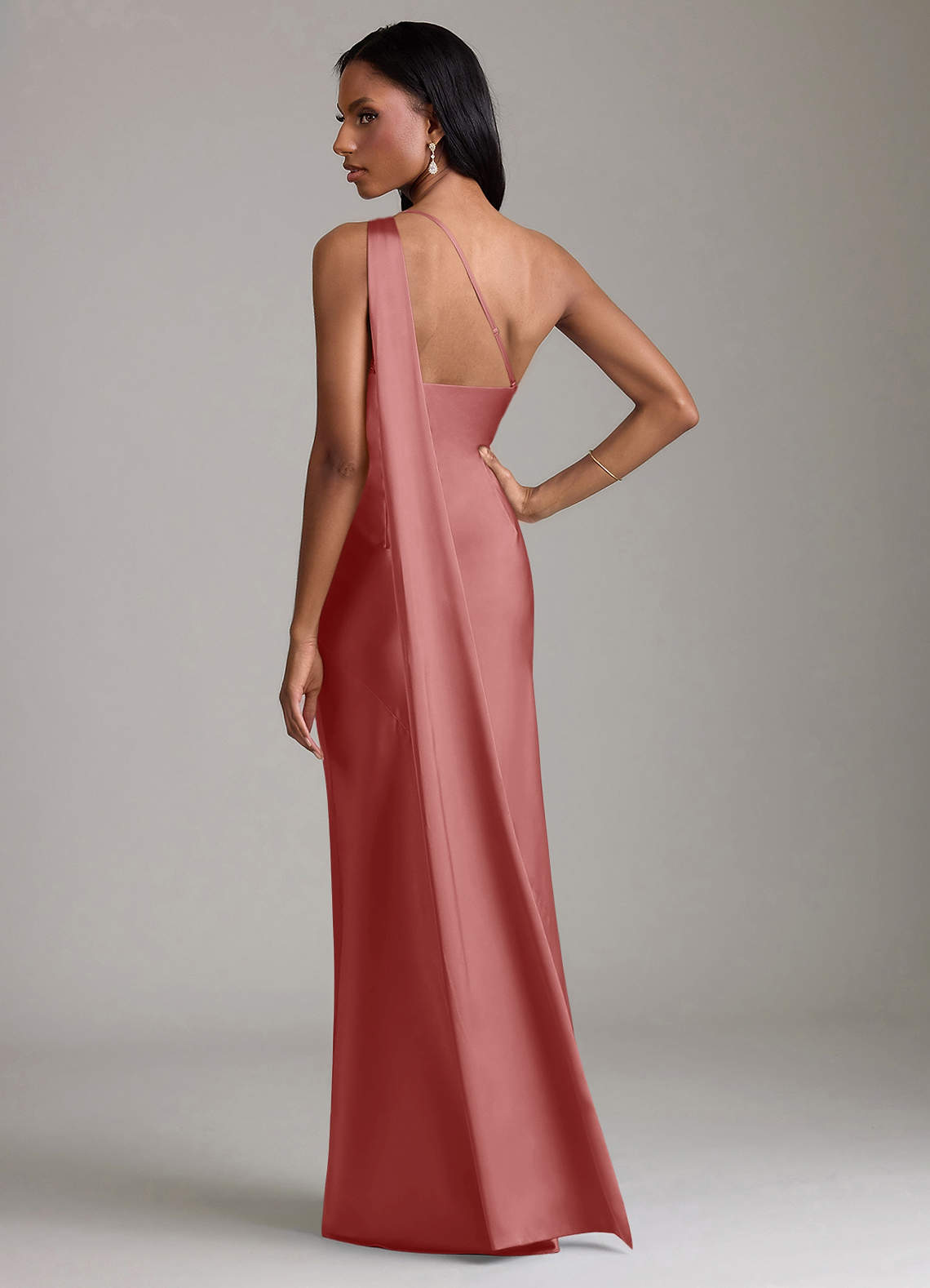 Azazie Juniper Vestidos de madrinha de casamento Vestido Rosa Antiga de Cetim elástico de sereia com Um ombro image5