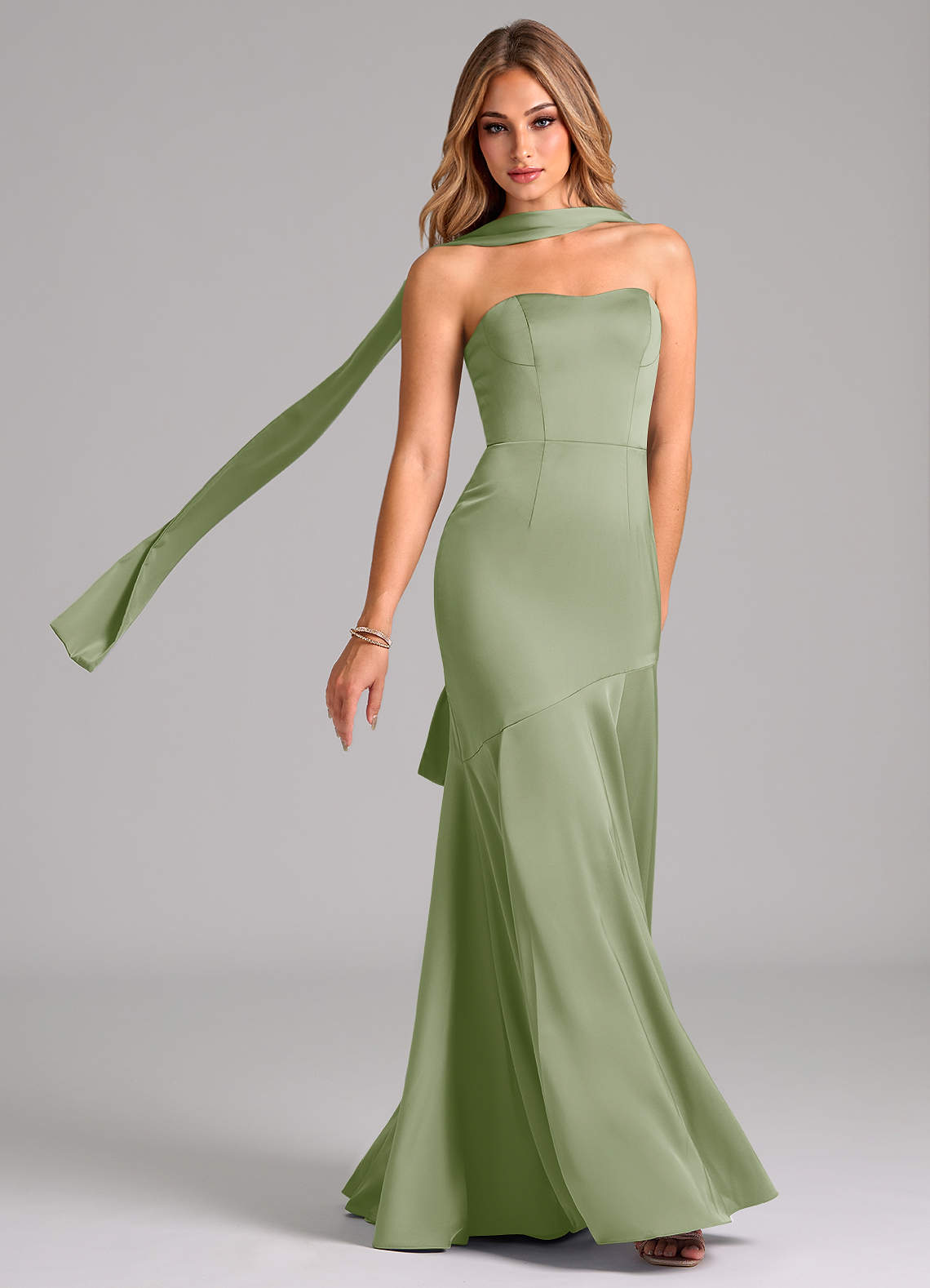 Azazie Shiloh Brautjungfernkleider Wandelbar Meerjungfrau-Linie Schulterfrei Stretch-Satin Kleid Staubiger Salbeigrün image1
