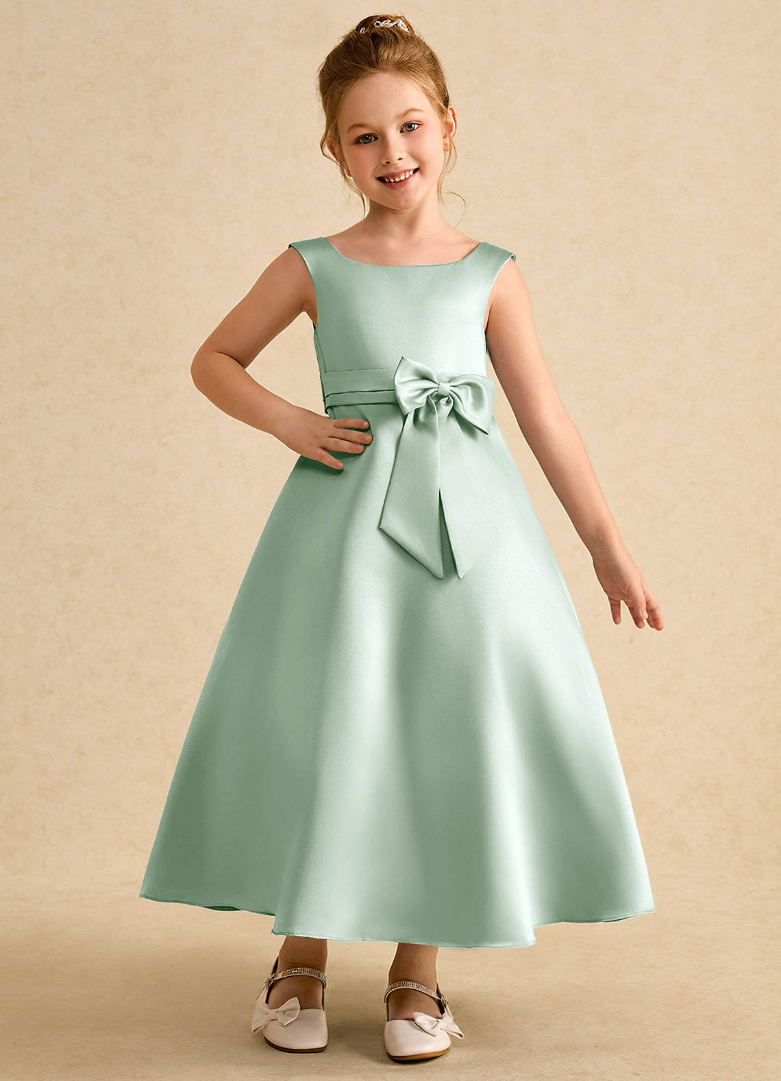 Azazie Eve Robe Demoiselle D'honneur Fillette Robe Trapèze en Mat Satiné Plissée Agave image1