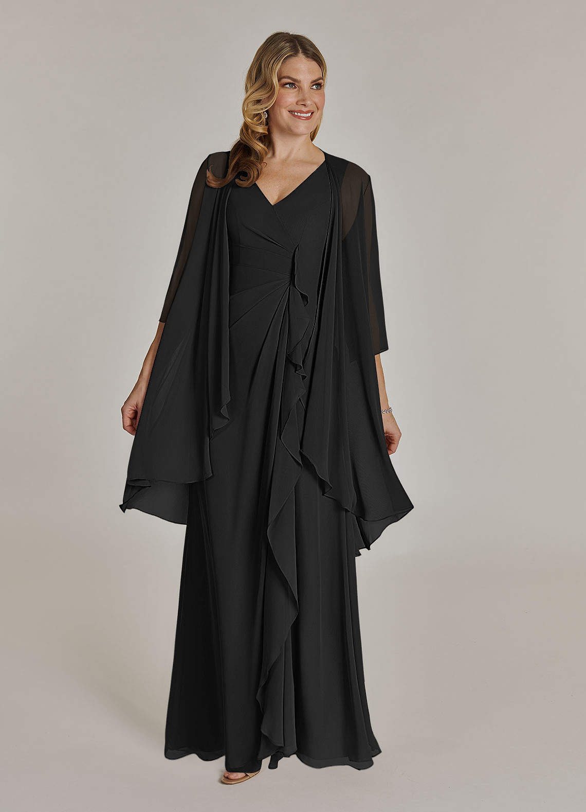 Azazie Manuella Mère de la mariée Robes Robe Trapèze en Mousseline de soie Col V plissé Noir image1