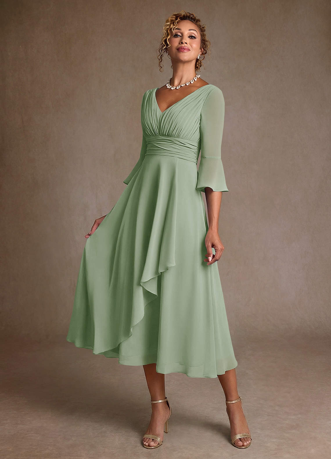 Azazie Aerynne Vestidos para mãe da noiva Vestido Dusty Sage de Chiffon de Linha A com Plissado image2