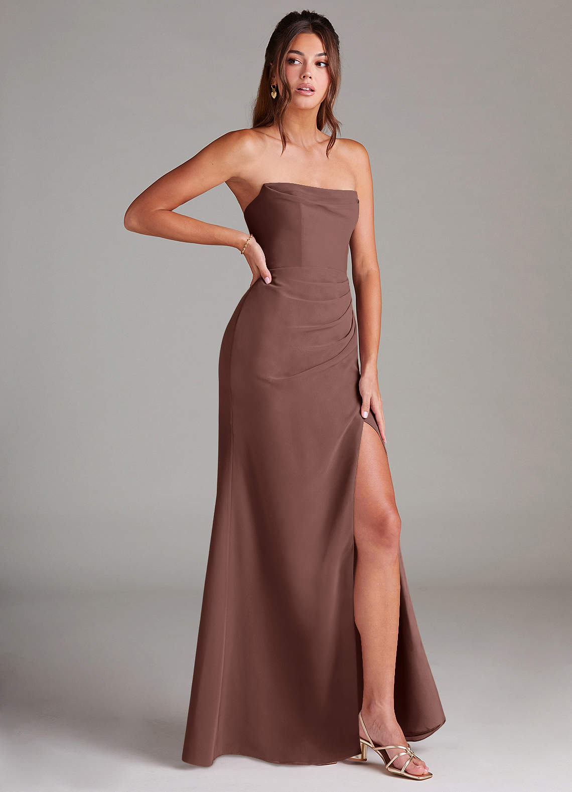 Azazie Leonis Vestidos de madrinha de casamento Vestido Café Expresso de Chiffon de Bainha com Sem alças image7