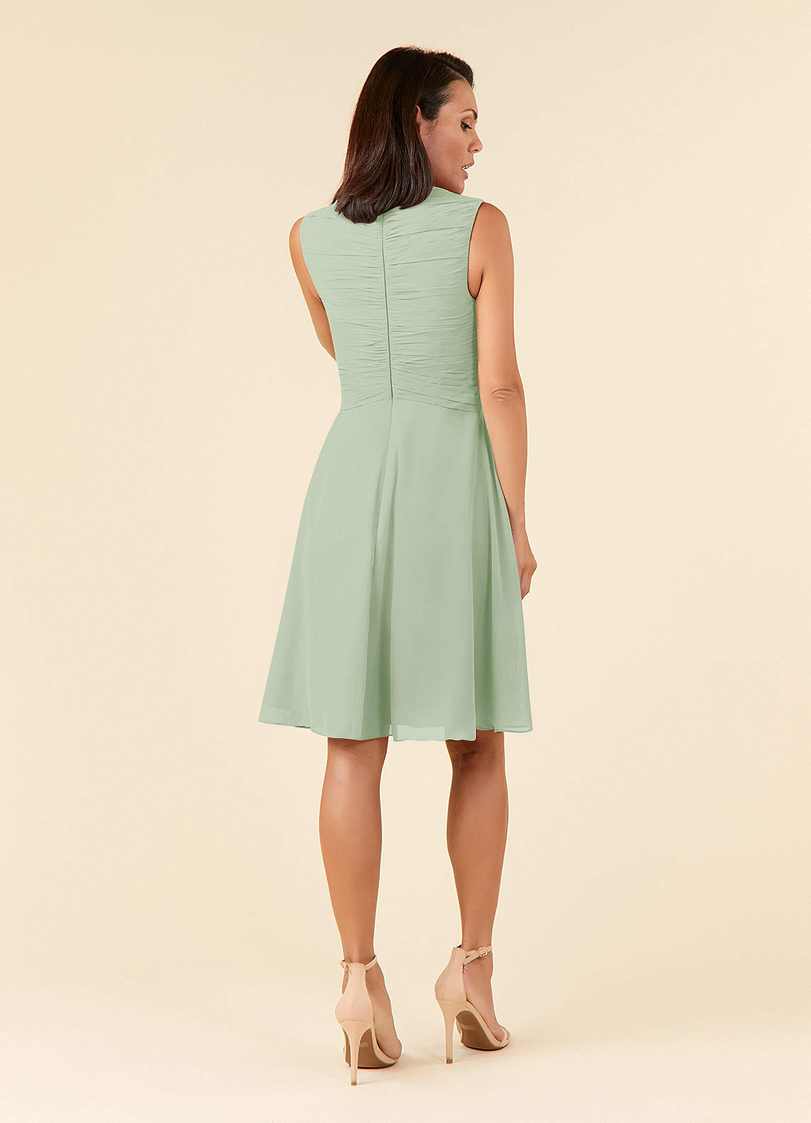Azazie Theron Mère de la mariée Robes Robe Trapèze en Mousseline de soie Col V plissé Vert Sauge image1