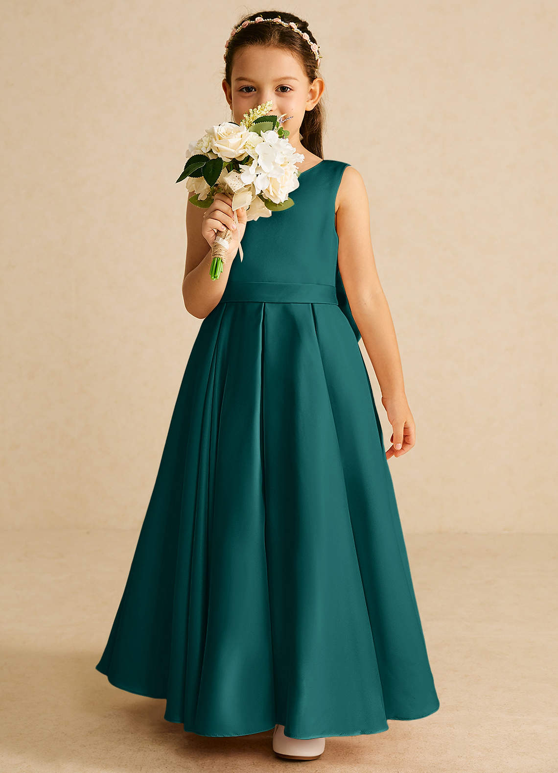 Azazie Pipsy Vestidos de florista Vestido Pavão de Cetim fosco de Linha A com Arco image4