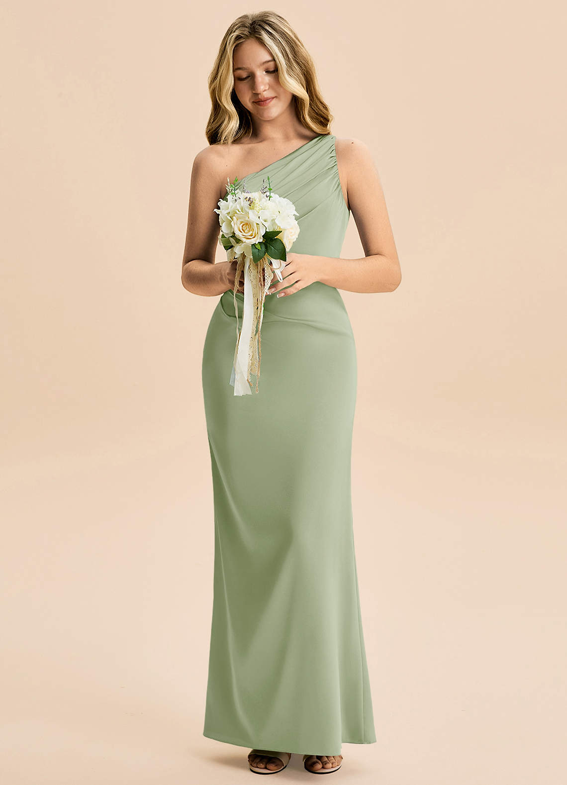 Azazie Akilah Junior Vestido Dusty Sage de Cetim elástico de Bainha com Plissado image3