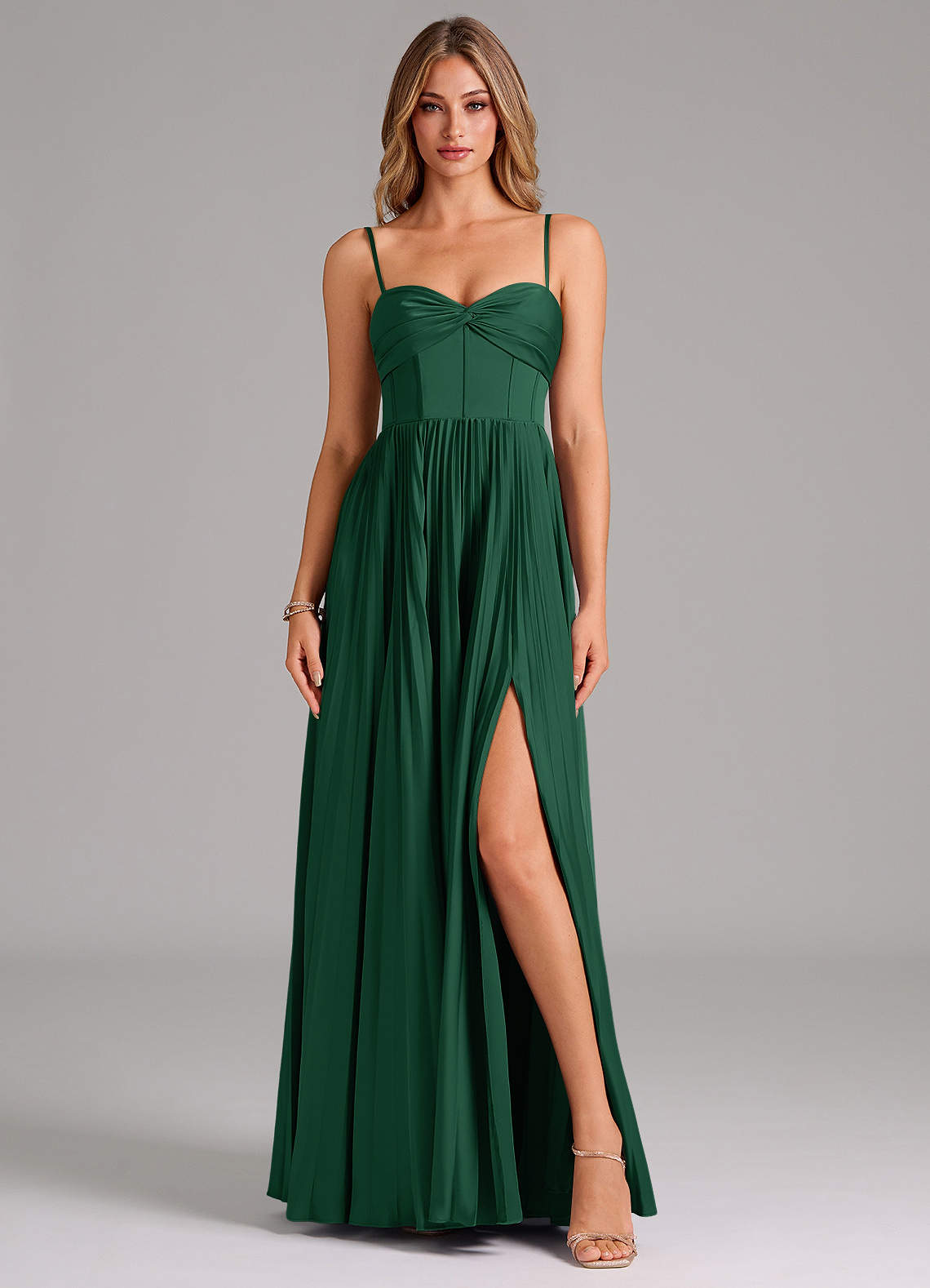 Azazie Tyla Vestidos de damas de honor Vestido de Verde Oscuro de Satén Elástico de Corte en A con Escote de Corazón image1