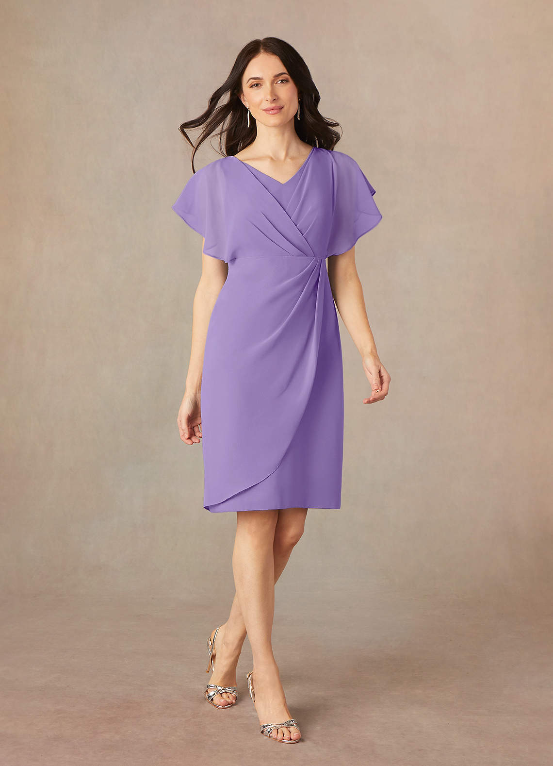 Azazie Julia Abiti per la Madre della Sposa Abito Tubino in Chiffon con Scollo a V a Pieghe Tahiti image1