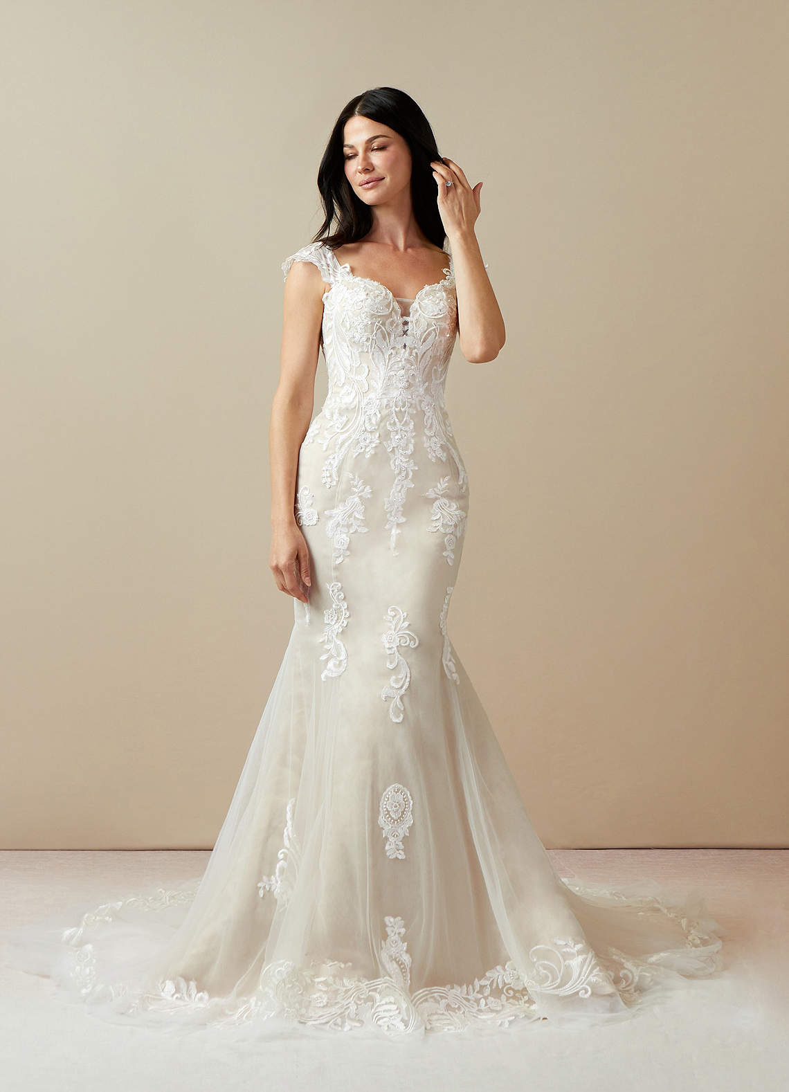 Azazie Roux Vestidos de novia Vestido de Blanco Diamante Champán de Satén de Corte Sirena con Lentejuela image1