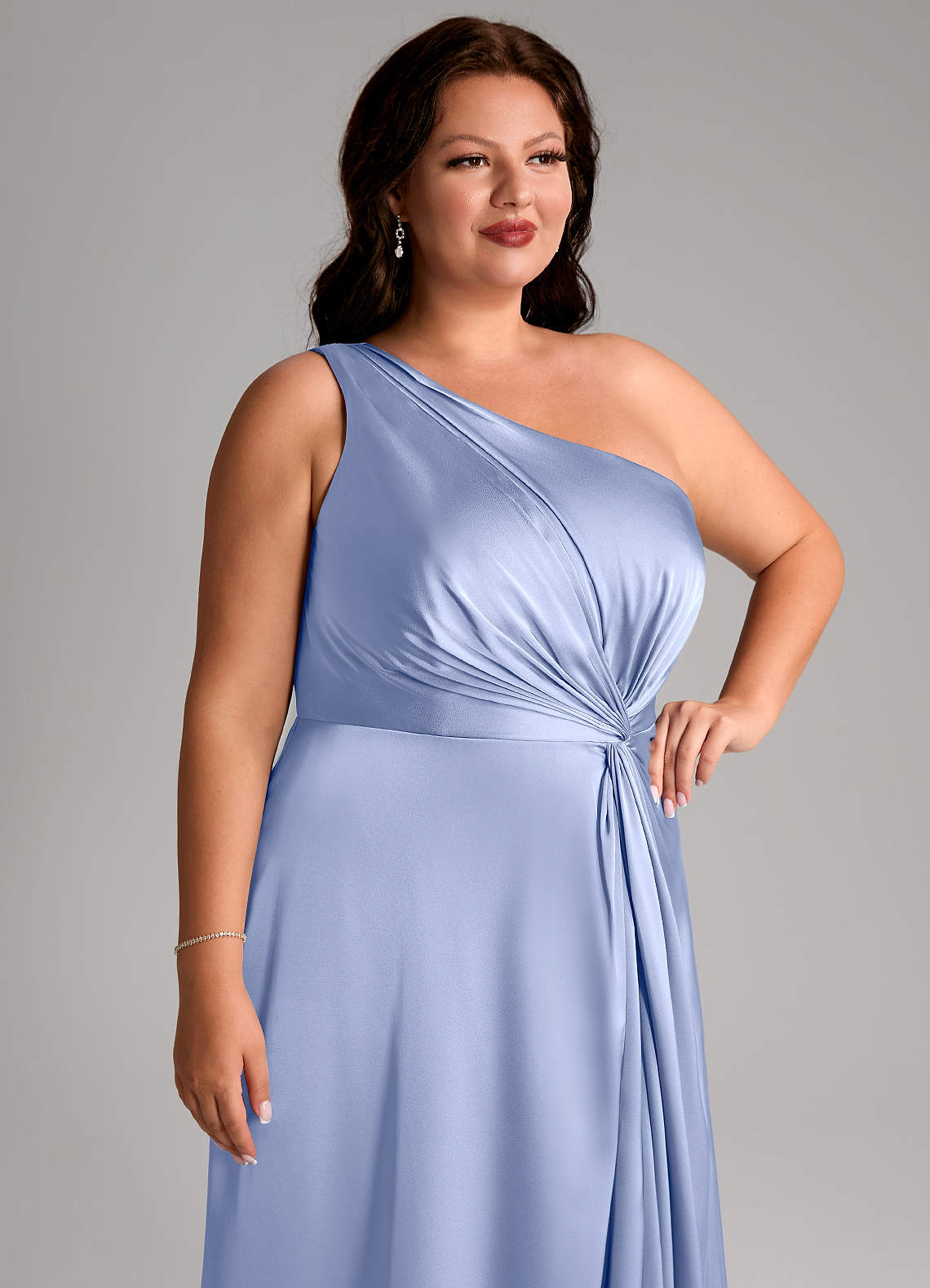 Azazie Brooke Vestidos de madrinha de casamento Vestido Gelo de Cetim elástico de Linha A com Um ombro image12