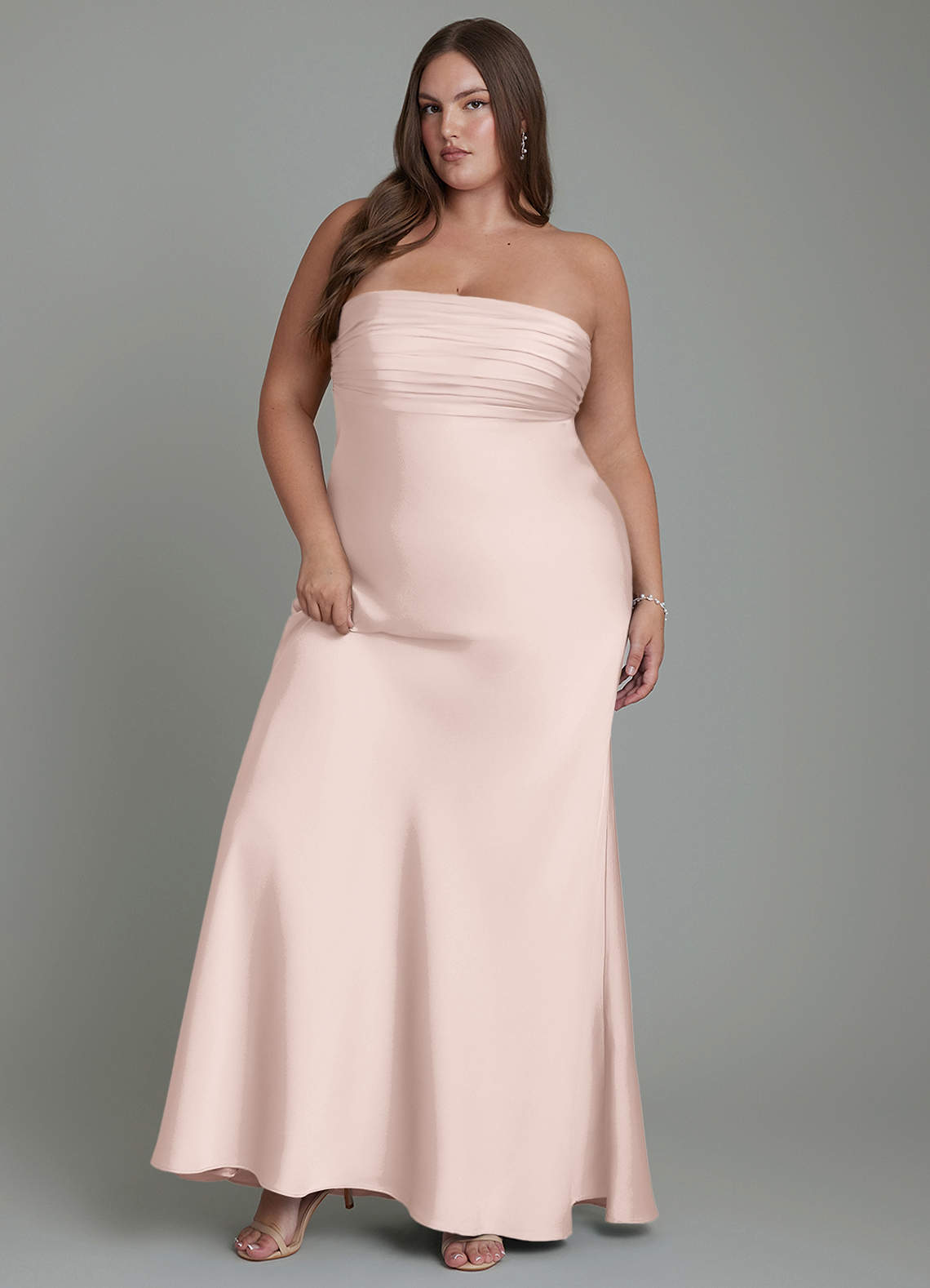 Azazie Saylor Vestidos de damas de honor Vestido Rosa Rubor de Satén Elástico de Corte Sirena con Palabra de honor image1
