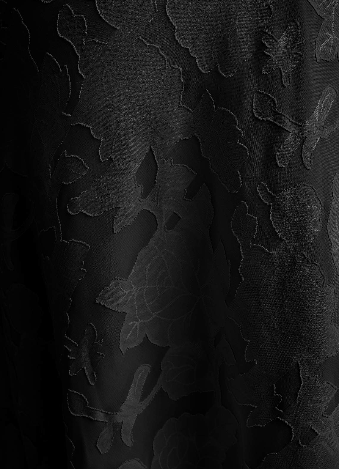 Azazie Emerson Robes de demoiselle d'honneur Robe Sirène en Blumen-Burnout Épaule décolletée Noir image2
