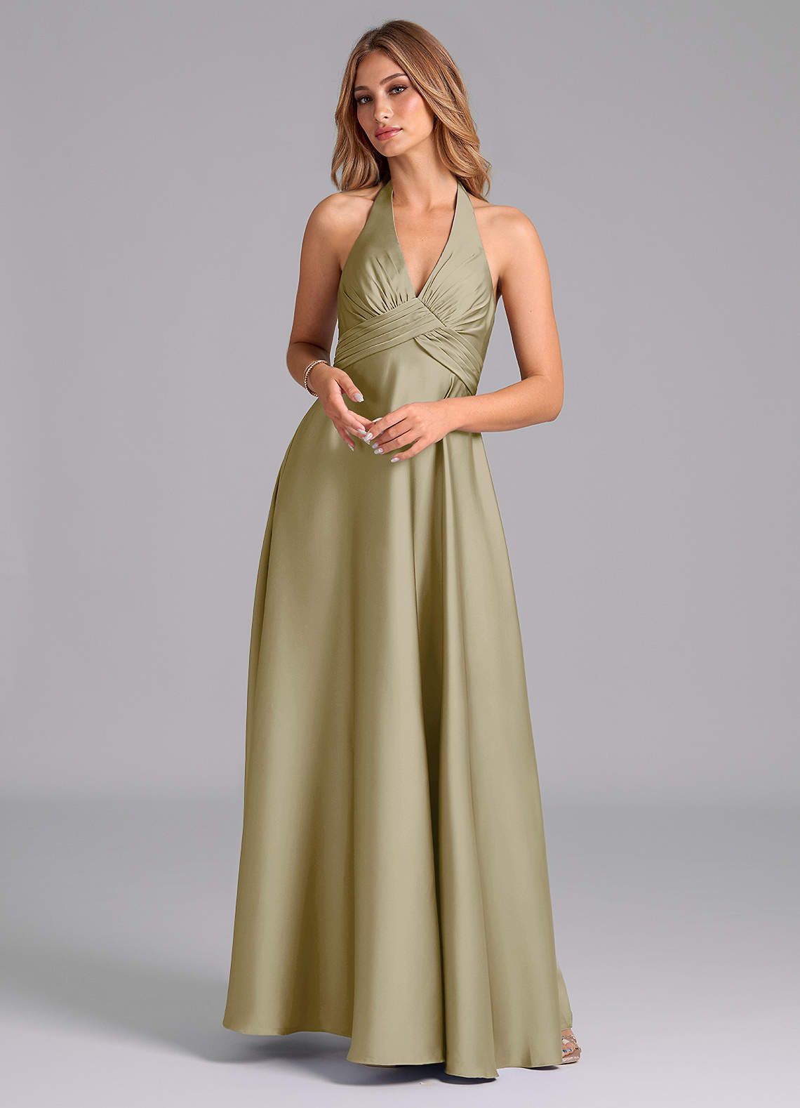 Azazie Tessie Vestidos de damas de honor Vestido de Musgo Verde de Satén Elástico de Corte en A con Plisado image1