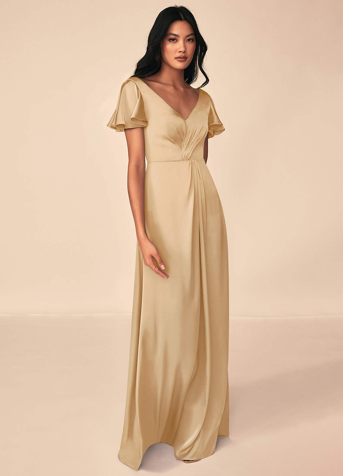 Azazie Soren Robes de demoiselle d'honneur Robe Trapèze en Satin extensible Plissée Or image3