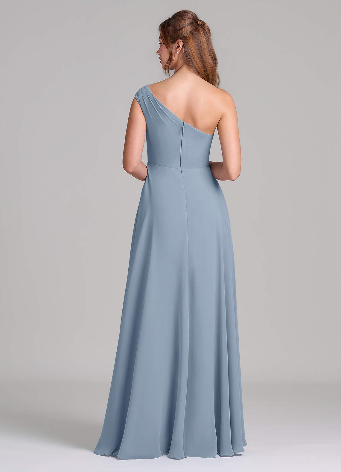 Azazie Melanie Essayer des robes à la maison Robe Trapèze en Mousseline de soie Épaule décolletée Bleu Poussiéreux image5