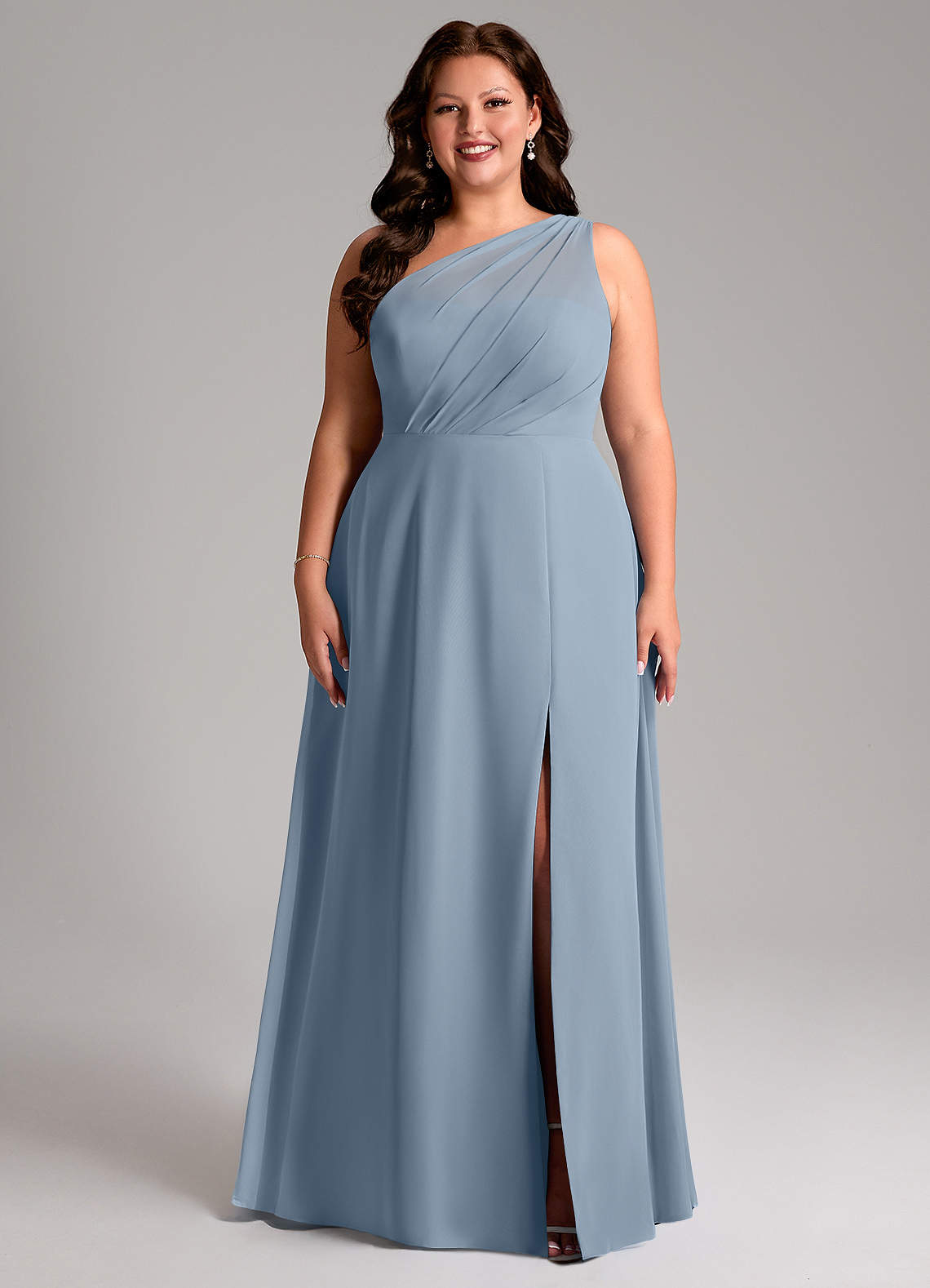 Azazie Phaedra Vestidos de damas de honor Vestido de Azul Polvoriento de Gasa de Corte en A con Hombro unilateral image1