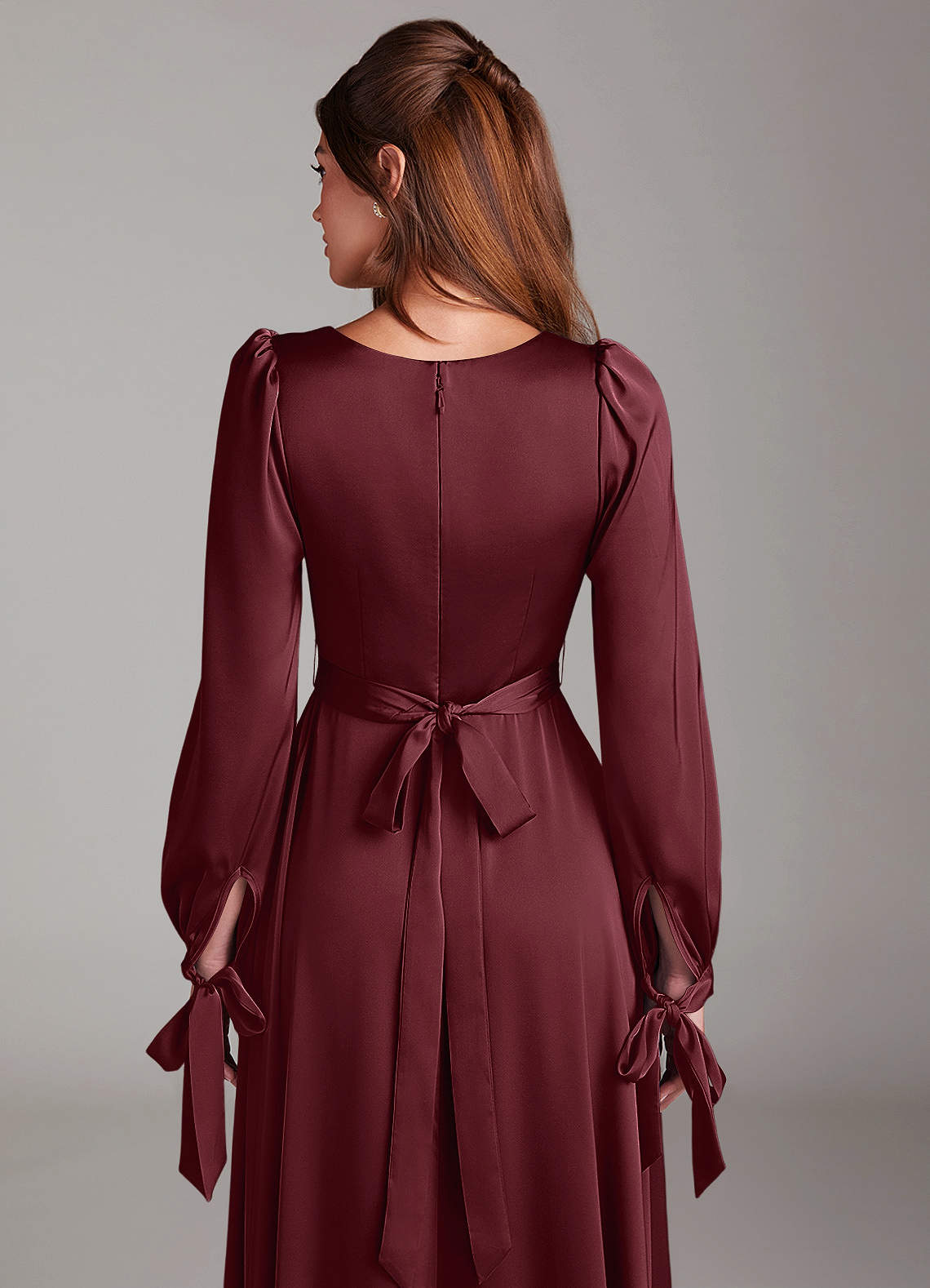 Azazie Leonia Vestidos de damas de honor Vestido de Cabernet de Satén Elástico de Corte en A con Manga larga image6