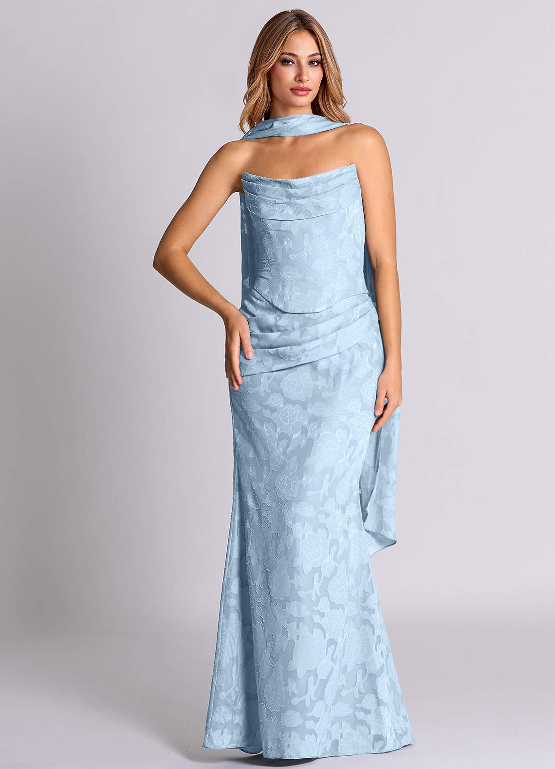 Azazie Sorrel Vestidos de damas de honor Vestido de Azul Cielo de Devorado Floral de Corte Sirena Convertible con Corsé image4