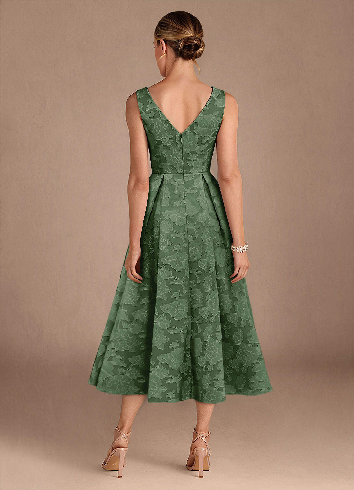 Azazie Fulton Vestidos para mãe da noiva Vestido Eucalipto de Esgotamento Floral de Linha A com Plissado image2