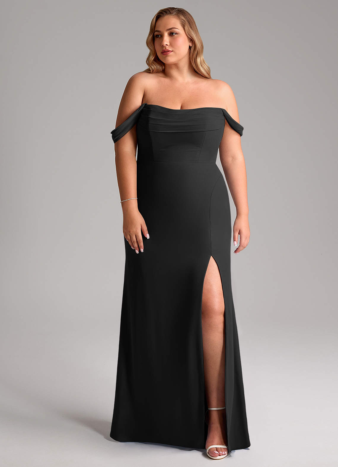 Azazie Saige Vestidos de damas de honor Vestido de Negro de Gasa de Corte en A Convertible con Vestidos sin tirantes image9