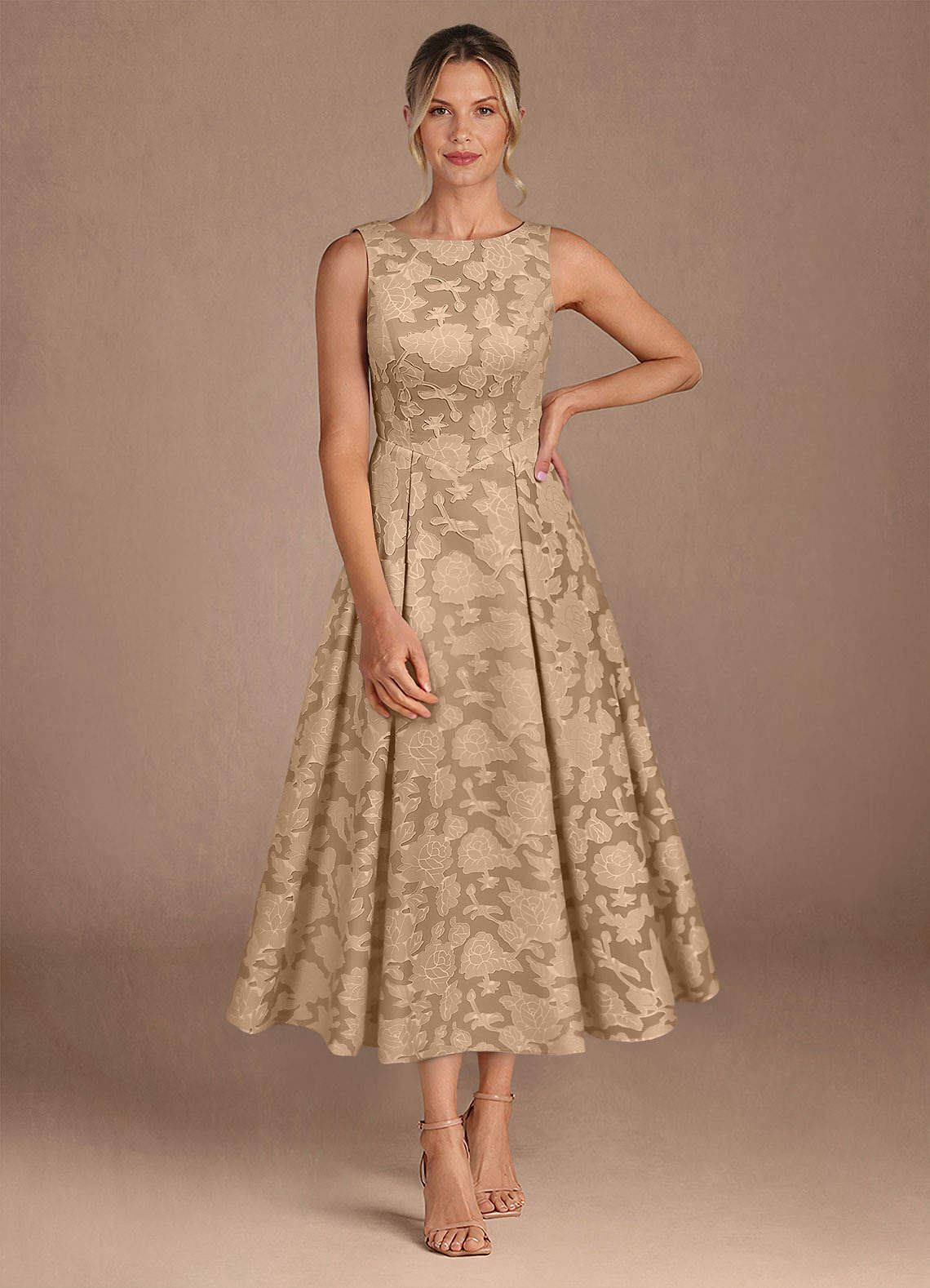 Azazie Fulton vestidos de madre de la novia Vestido de Champán de Devorado Floral de Corte En A con Plisado image3