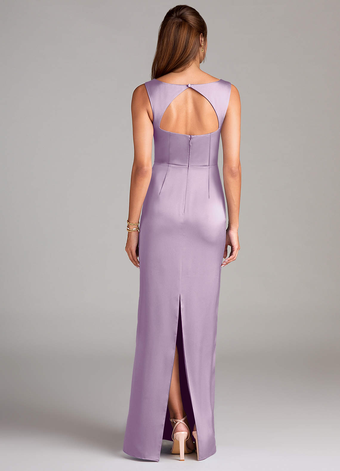 Azazie Flori Vestidos de damas de honor Vestido de Lila Esmerilada de Satén Elástico de Corte Recto con Corte Lateral image1