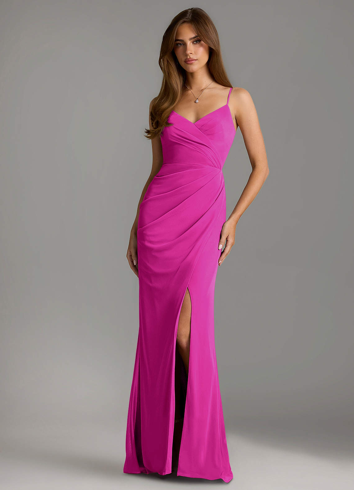 Azazie Maci Robes de demoiselle d'honneur Robe Fourreau en Maille Plissée Fuchsia image1