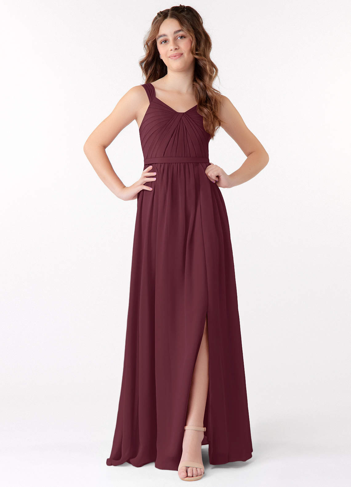 Azazie Evie Junior Abito A-Line in Chiffon Plissettato Cabernet image1