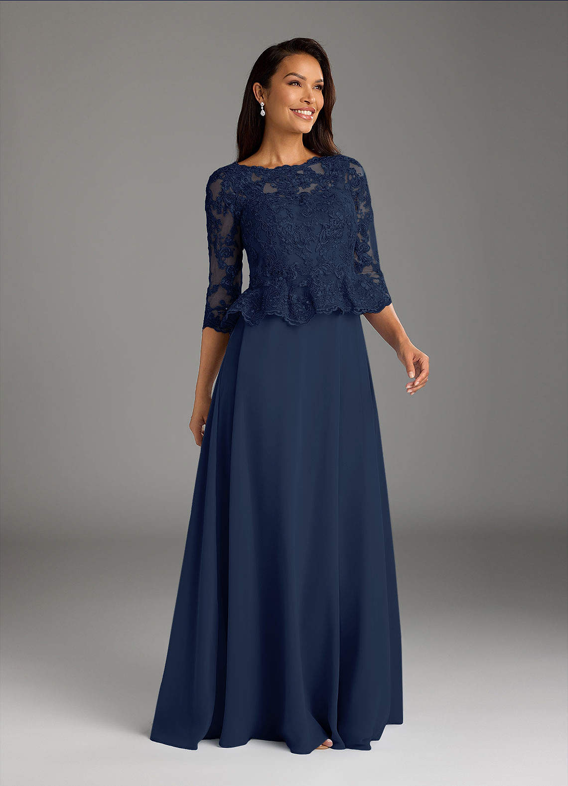 Azazie Averie Mère de la mariée Robes Robe Trapèze en Mousseline de soie Col bateau paillettes Bleu Marine Foncé image1