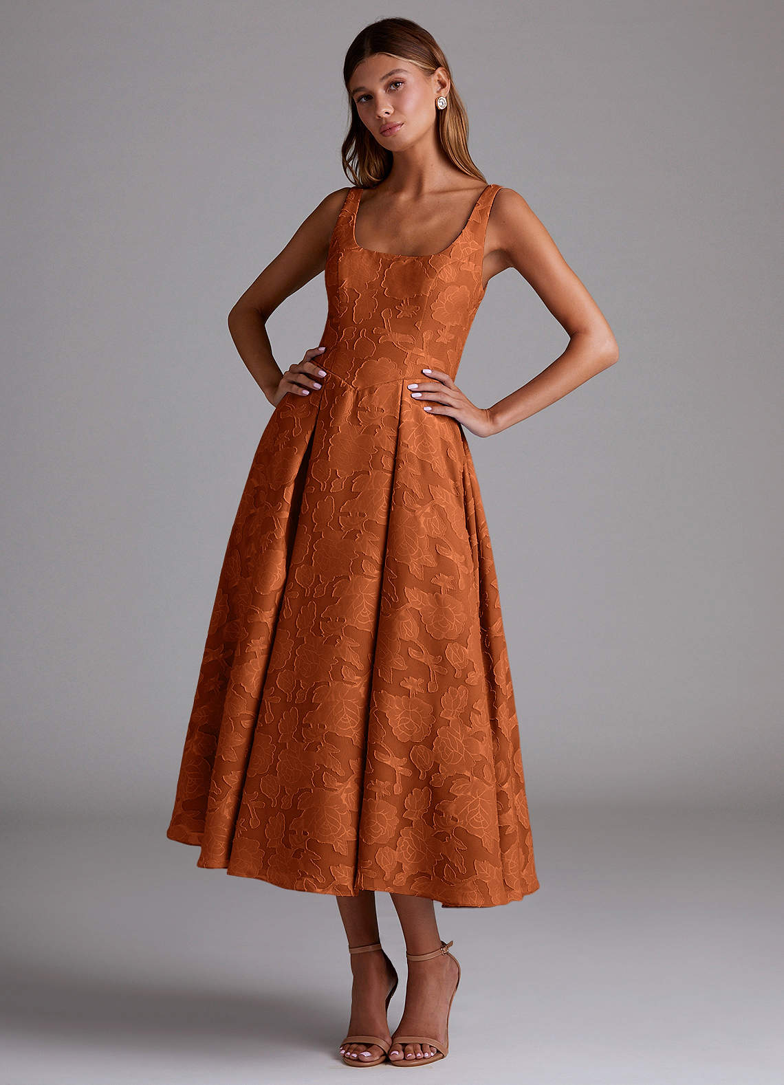 Azazie Amalie Suknie dla druhen Linia A Pofałdowany Kwiatowe wypalenie Długość herbaty Sukienka image1